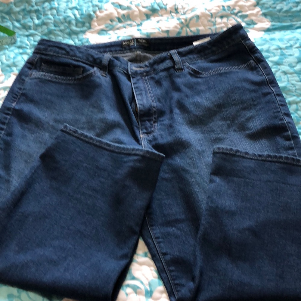 EUC Lee Rider Mid wash denim Capri